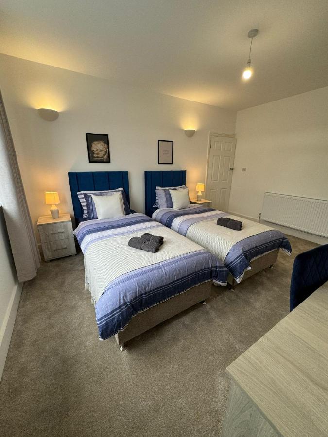 Smart Guest Rooms Fast Access To Central London Via Piccadilly Line New Southgate Bagian luar foto